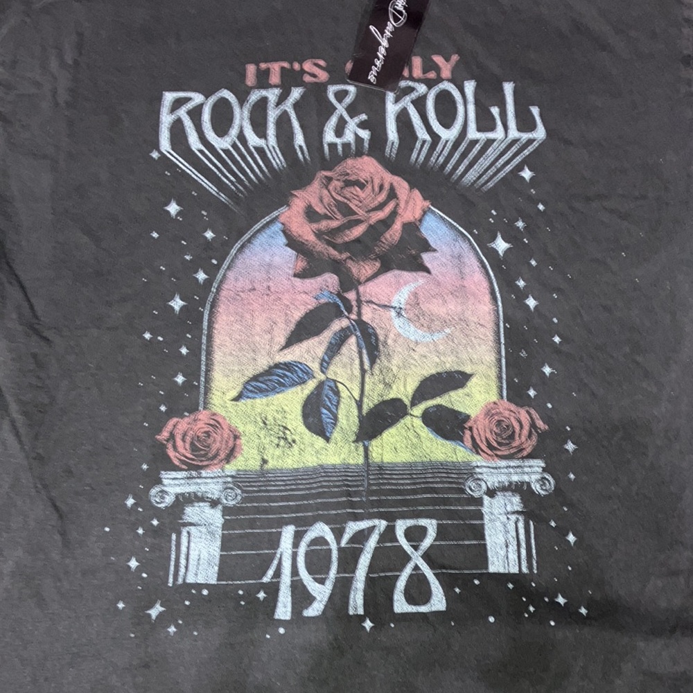 NWT Women’s Girl Dangerous Vintage Style Rock & Roll T-Shirt XS Concert Band - Picture 2 of 3